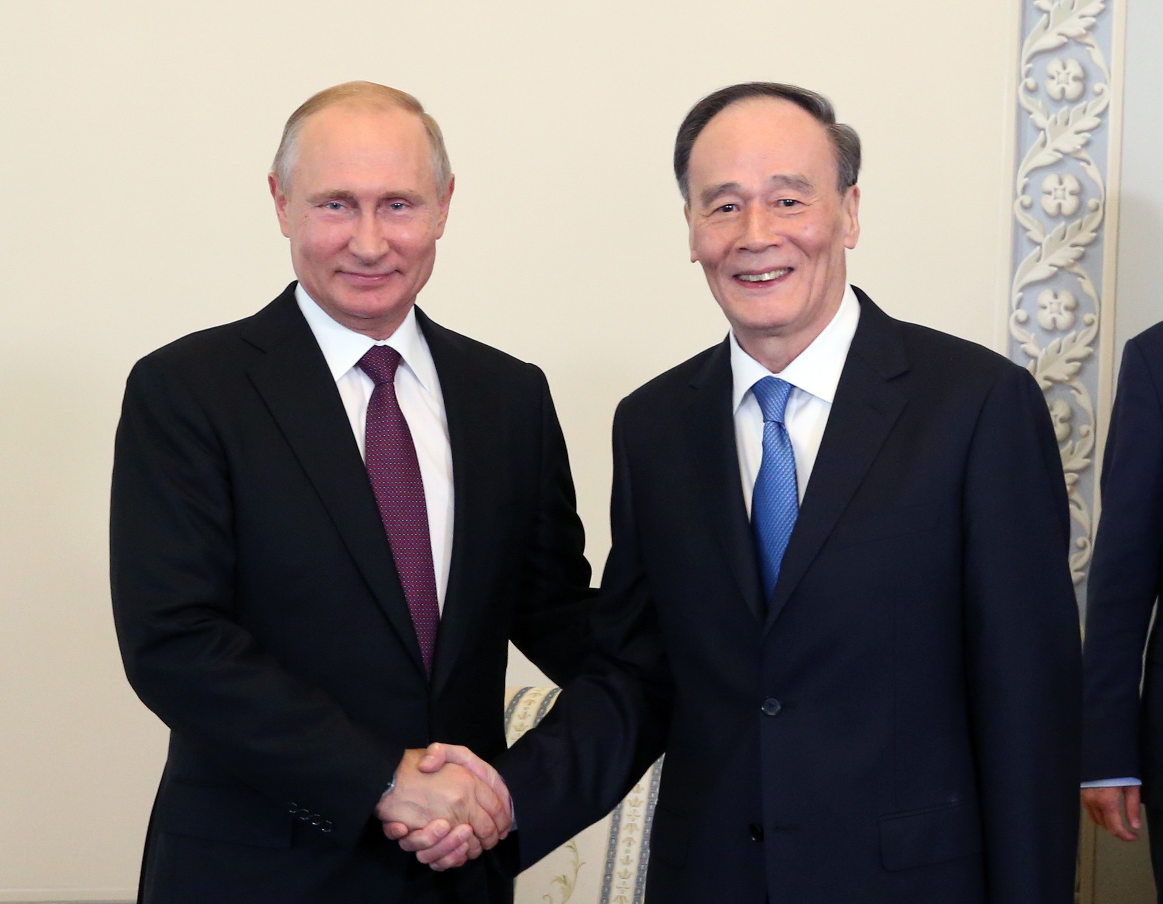 В.Путин встретился с заместителем председателя КНР Ван Цишанем