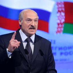 Из двух зол Александр Лукашенко выбрал... третье