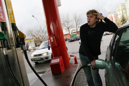 Кто разогнал цены на топливо?