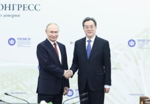 Китай готов сотрудничать с Россией для укрепления политического взаимодоверия и наращивать сферы общих интересов