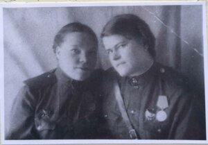 Медсестры в тельняшках
