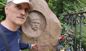 Чиновникам плевать на могилы великих предков